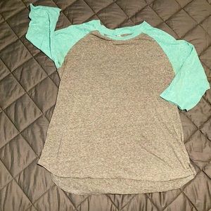 Under Armour XL baseball tee